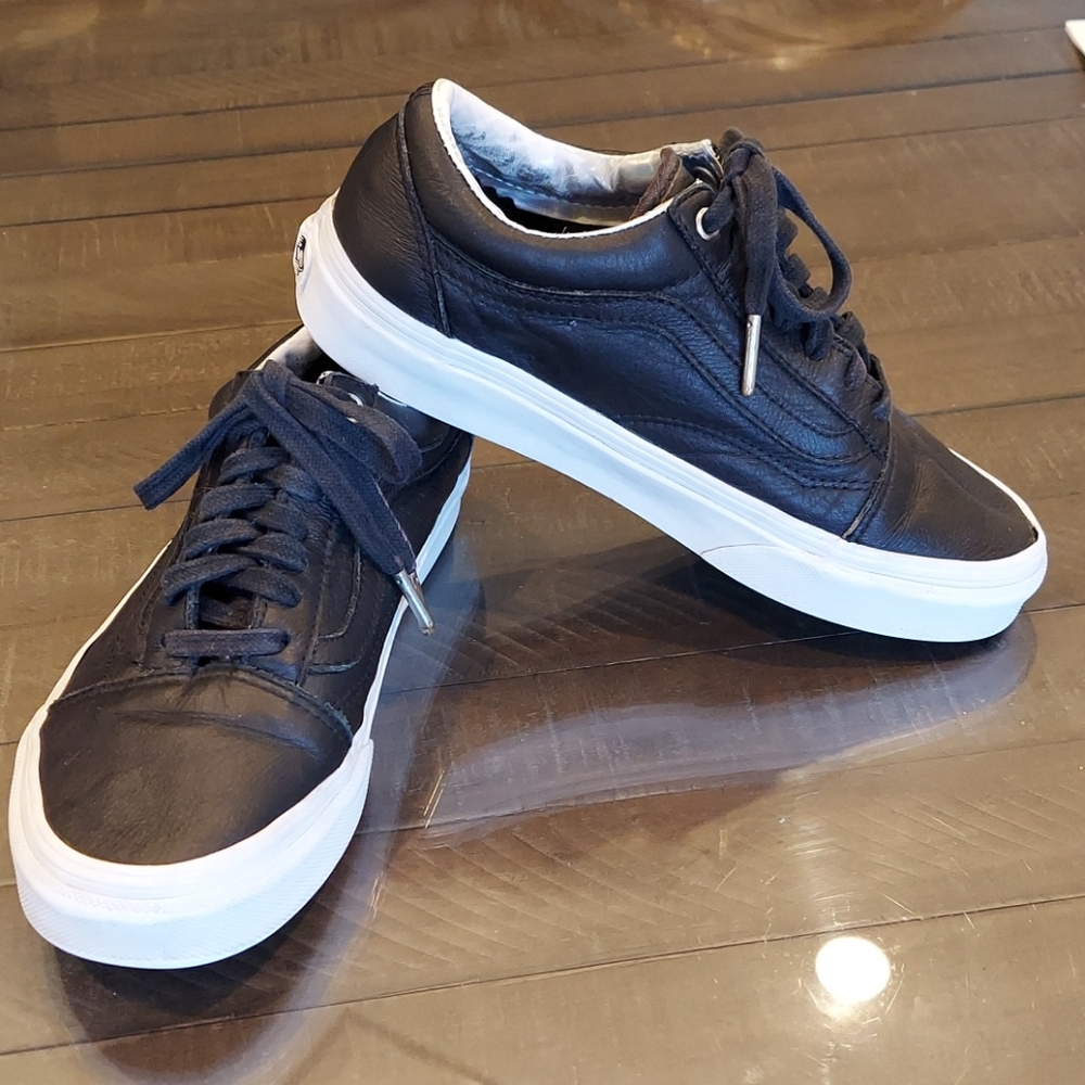 Vans Leather Low Top Old Skool Shoe